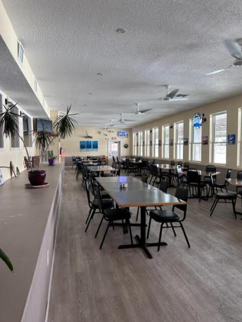 White Sands Inn, Marina, Bar & Grill พอร์ตอิสซาเบล ภายนอก รูปภาพ