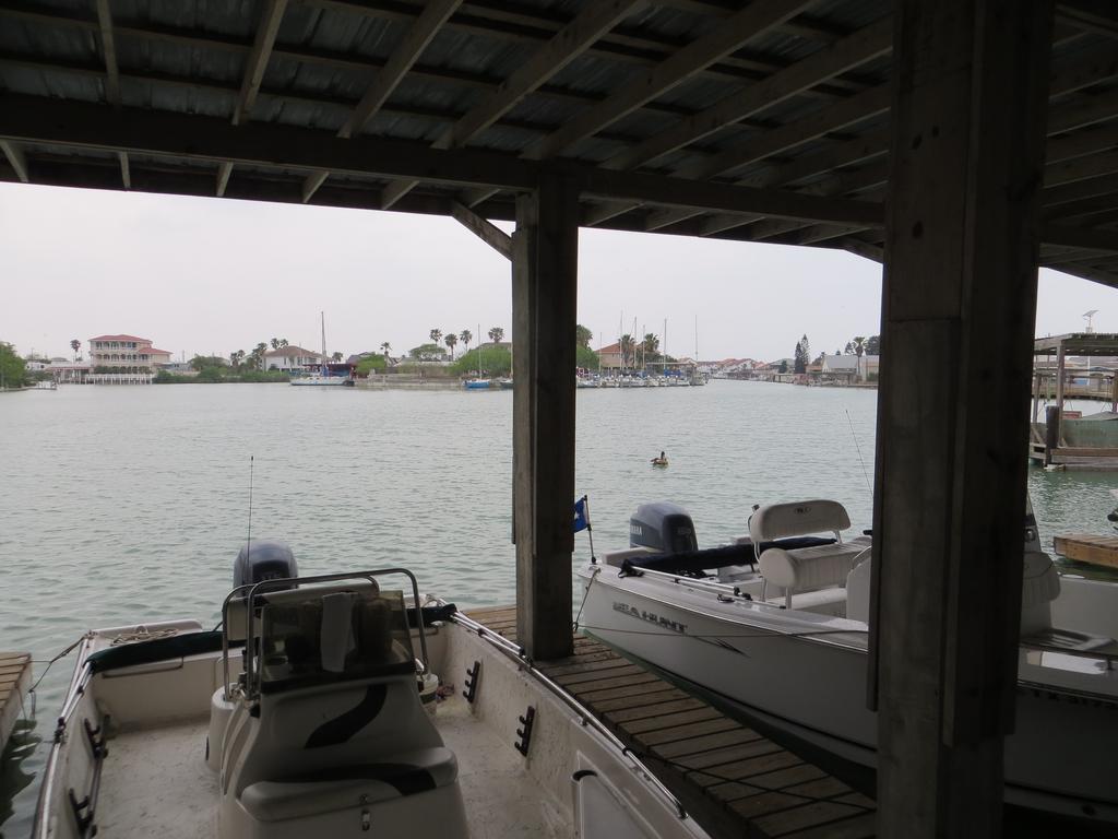 White Sands Inn, Marina, Bar & Grill พอร์ตอิสซาเบล ภายนอก รูปภาพ