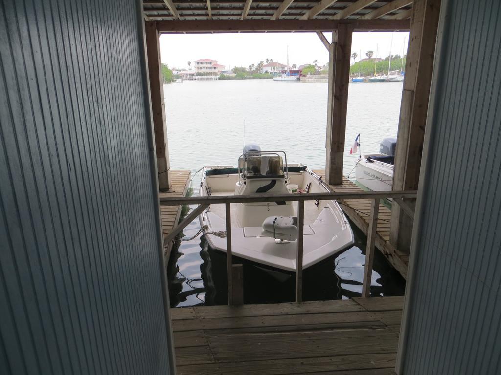 White Sands Inn, Marina, Bar & Grill พอร์ตอิสซาเบล ภายนอก รูปภาพ